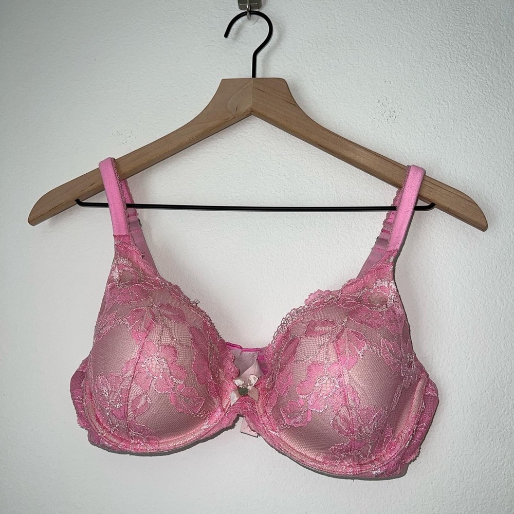 ♥️SOLD♥️ Victoria’s Secret Floral Lace Bra